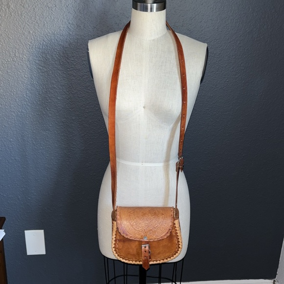 SOLD💔Vintage Tooled Leather Crossbody Bag - Boho Sun God Purse - Picture 2 of 4